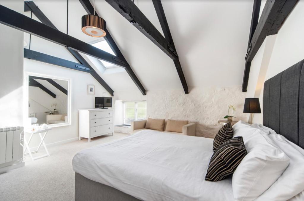 Cape Cornwall Club Bed & Breakfast 3*
